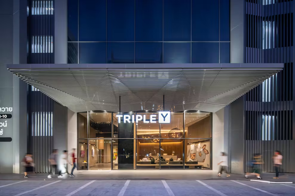 เซอร์วิสชาร์จ Triple Y Hotel